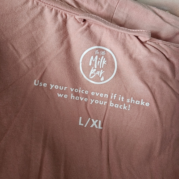 NEW! The Little Milk Bar Birth Box includes Robe (L/XL), Slippers (L), Bath Bomb - Picture 3 of 10